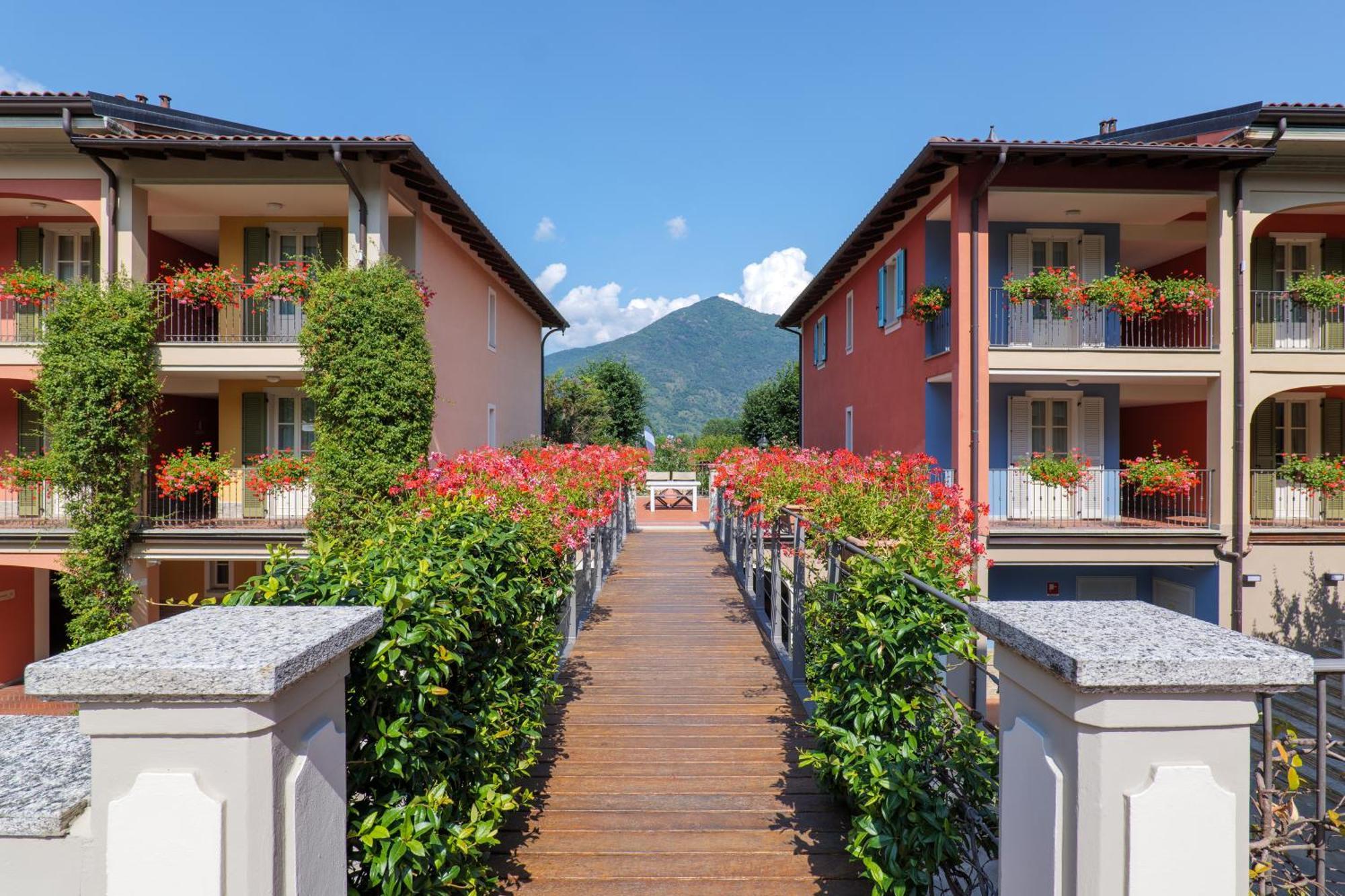 Aquazzurra Resort & Aparthotel Cannobio Ngoại thất bức ảnh