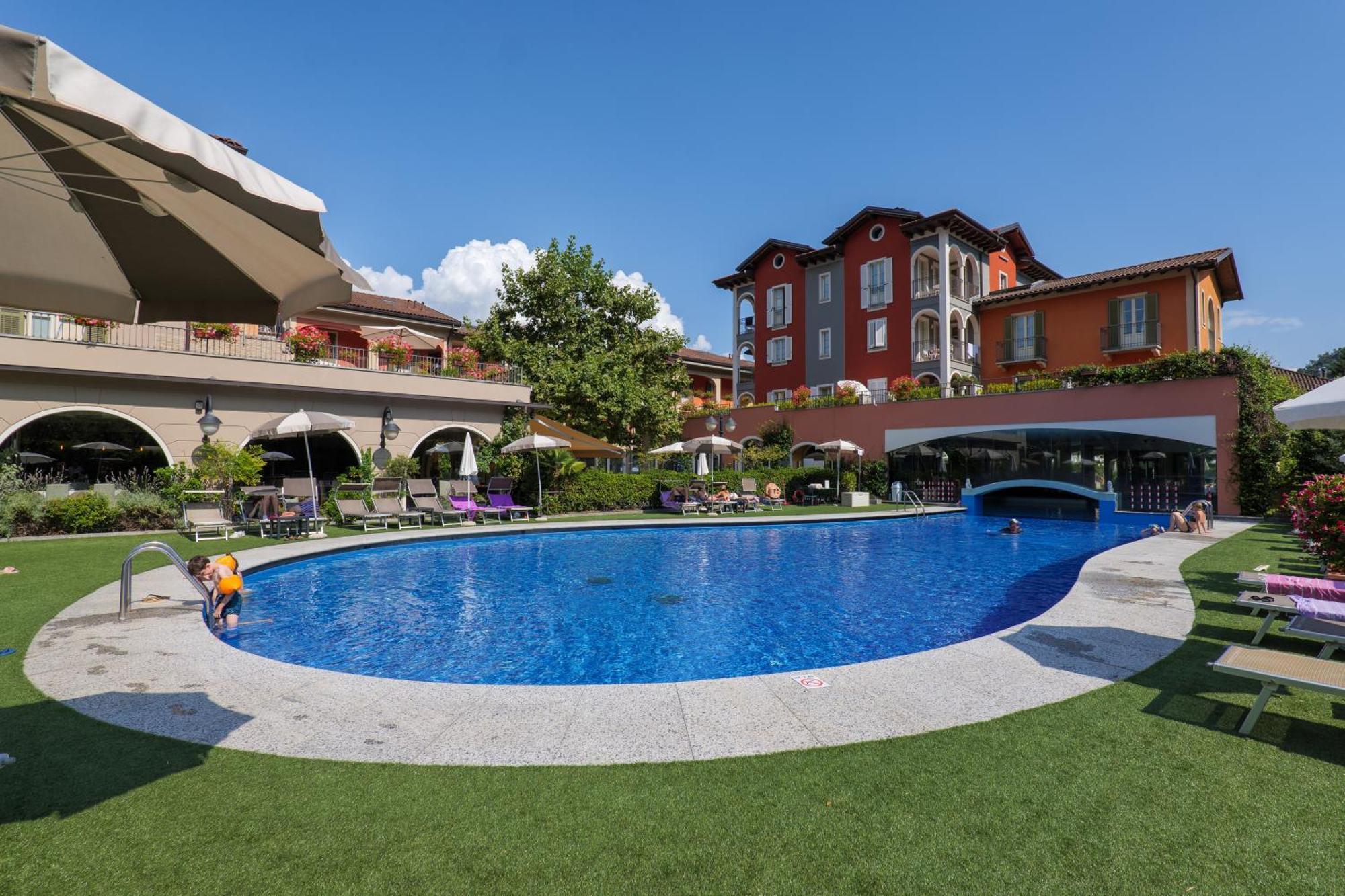 Aquazzurra Resort & Aparthotel Cannobio Ngoại thất bức ảnh